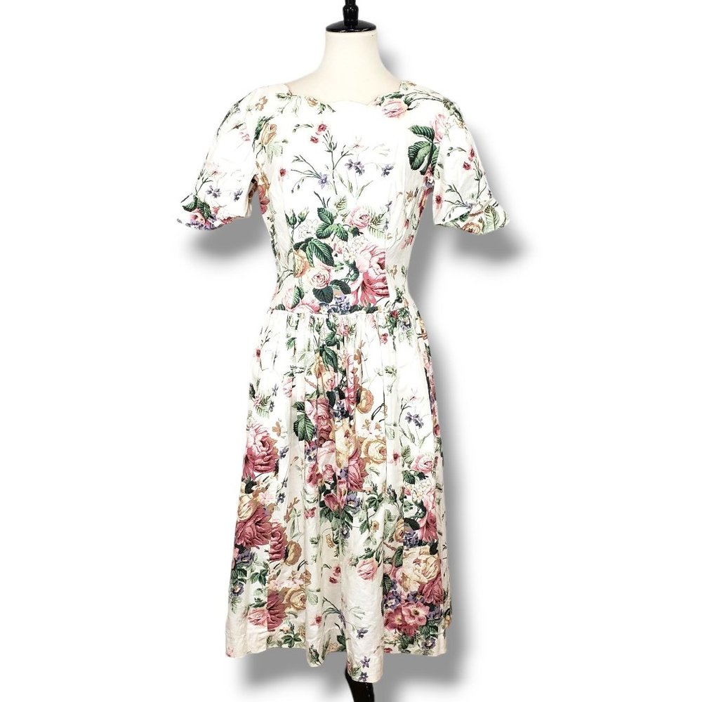 Vintage Cottage/Prarie/Grannycore White Floral Print Midi Dress Size Medium*